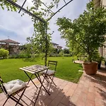 Green Lodge شقة
