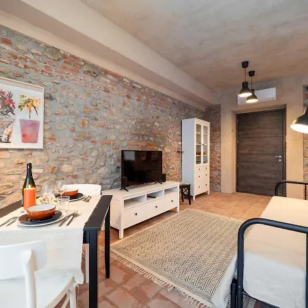 Green Lodge Apartment *